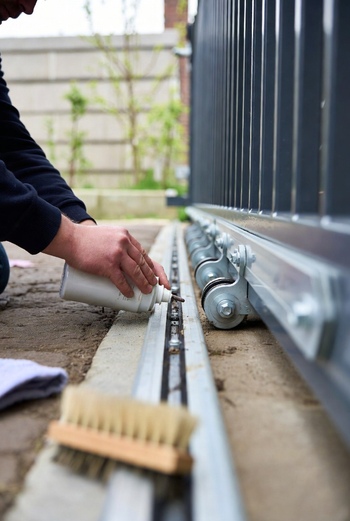 Как выбрать автоматические ворота для дачи весной 2026