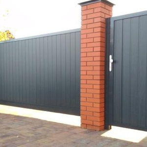 Откатные ворота серии Prestige с заполнением сэндвич-панелью