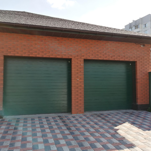 Секционные ворота Prestige цвет RAL6005 Зелёный мох