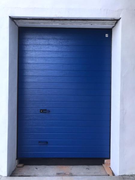 Секционные ворота цвет RAL5010 Синий