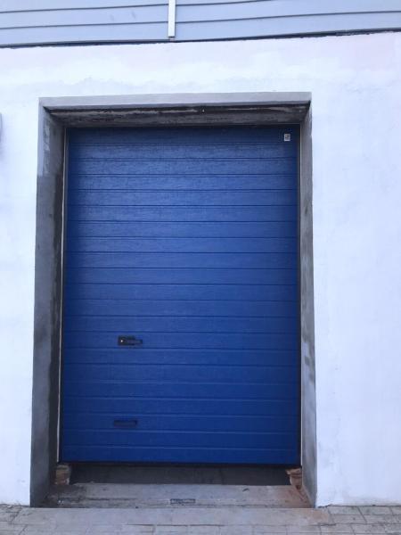 Секционные ворота цвет RAL5010 Синий