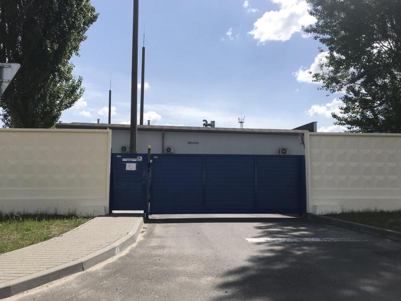 Откатные ворота в цвете RAL5010 Синий