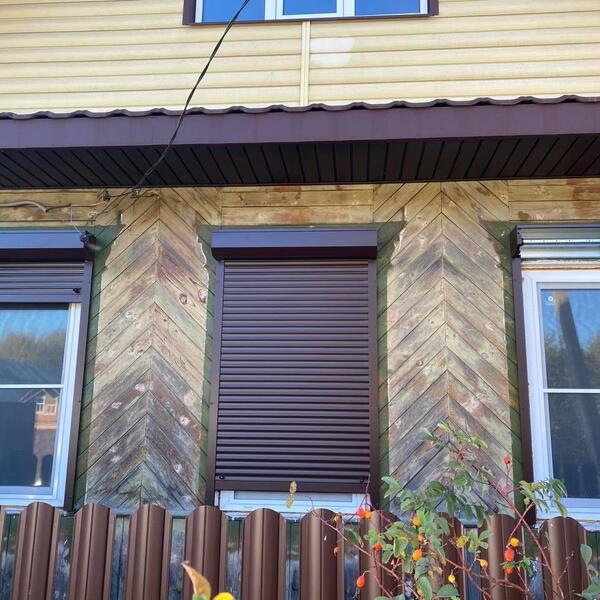 Установка коричневых роллет