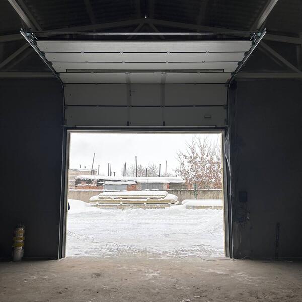 Промышленные ворота с калиткой