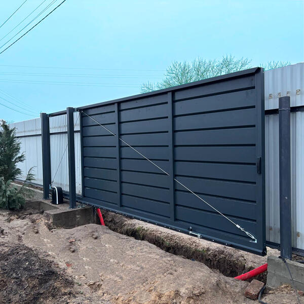 Установка откатных ворот с заполнением "Жалюзи"