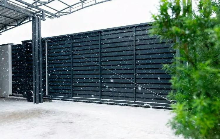 Особенности эксплуатации откатных ворот зимой