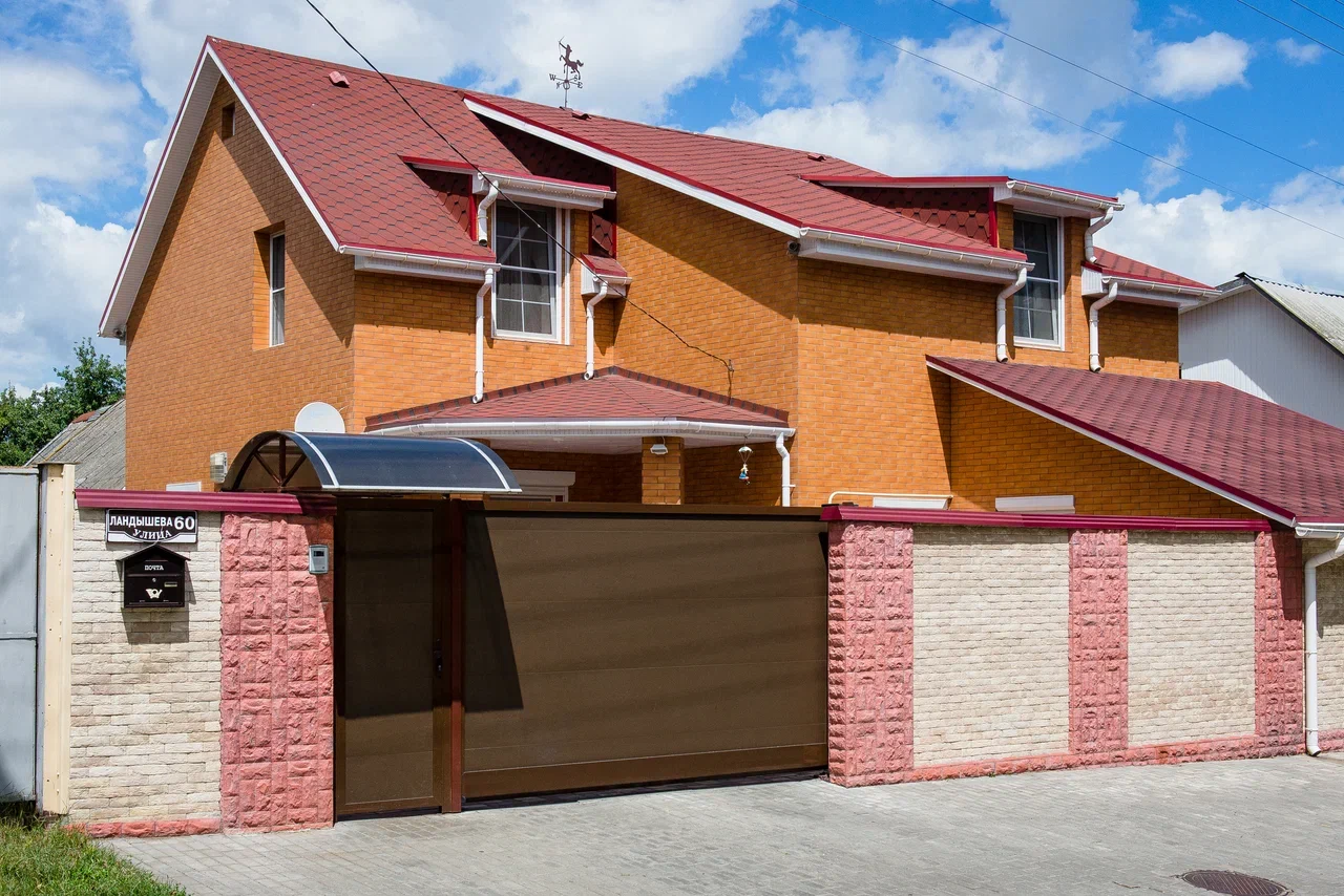 Откатные ворота в Коричневом цвете с текстурой Микроволна