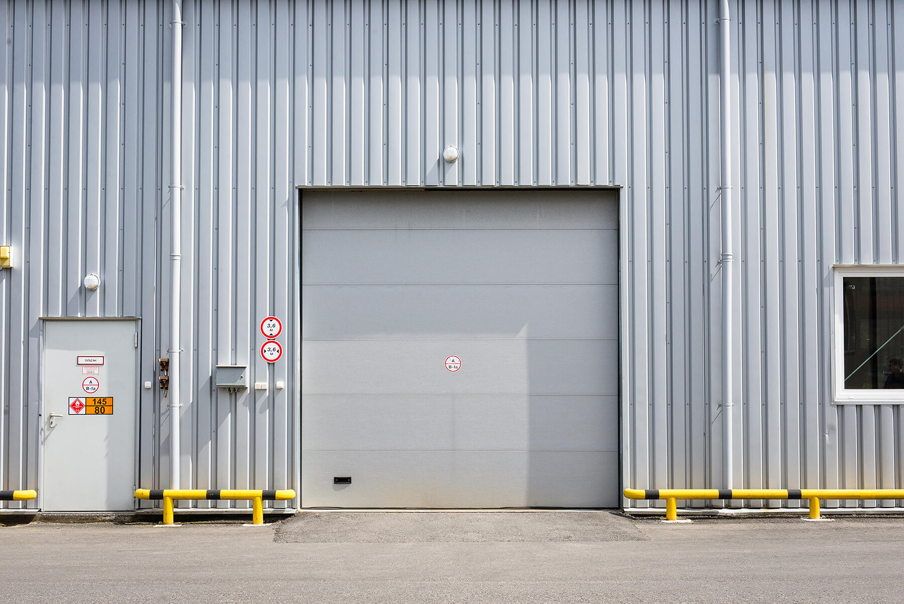 Промышленные ворота цвет RAL9006 Серебристый