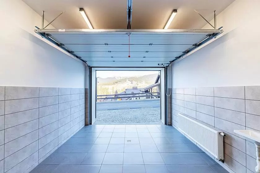 Ремонт секционных ворот